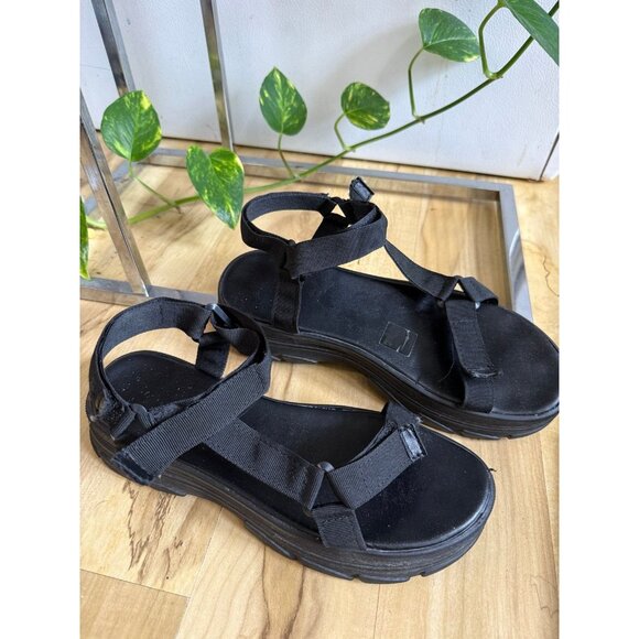 Women’s size 8 black sandal strap shoes - Picture 2 of 10